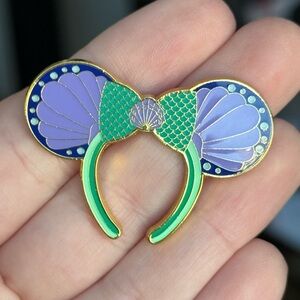 Boxlunch Exclusive Loungefly Disney Princess Minnie Ears Mystery Pin— Ariel